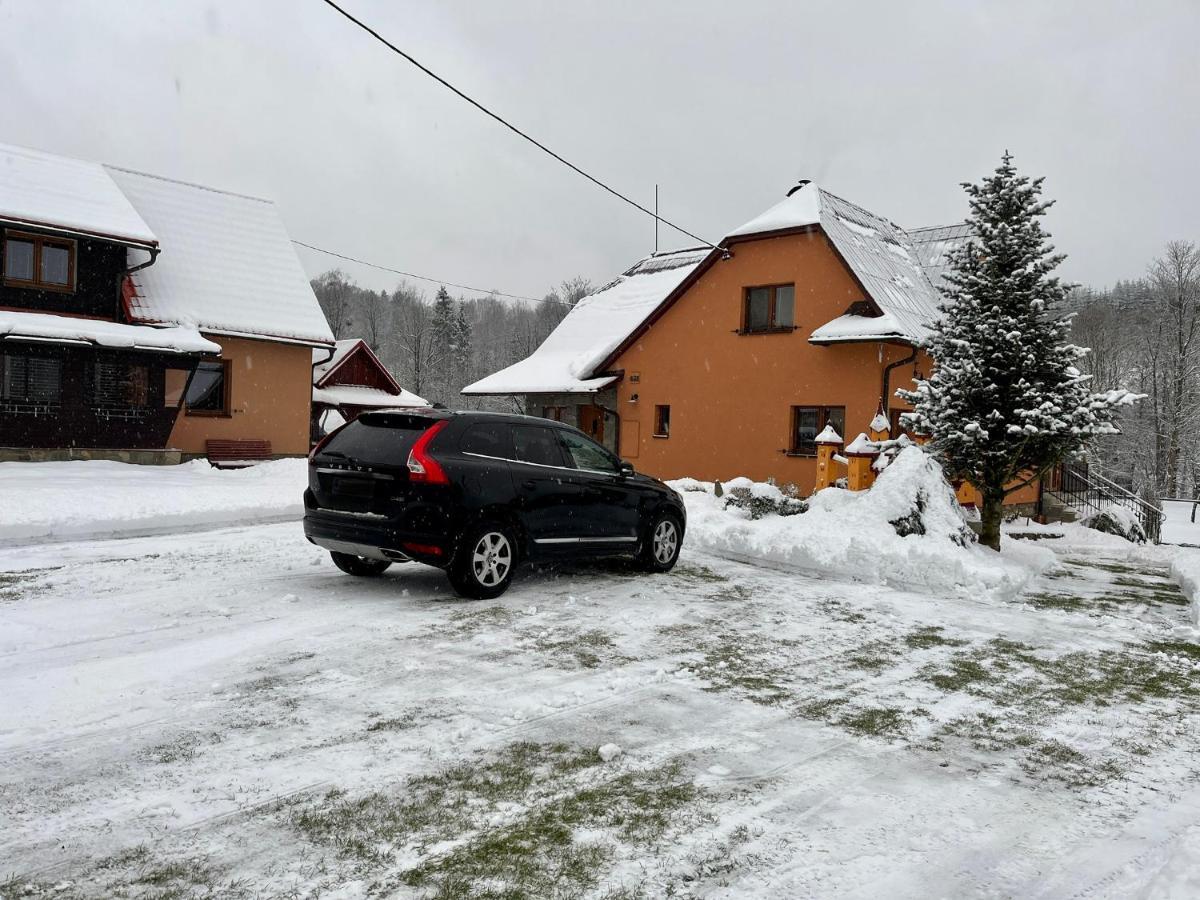 Ubytovani U Hradecku ปรอสเชดนี เบชวา ภายนอก รูปภาพ