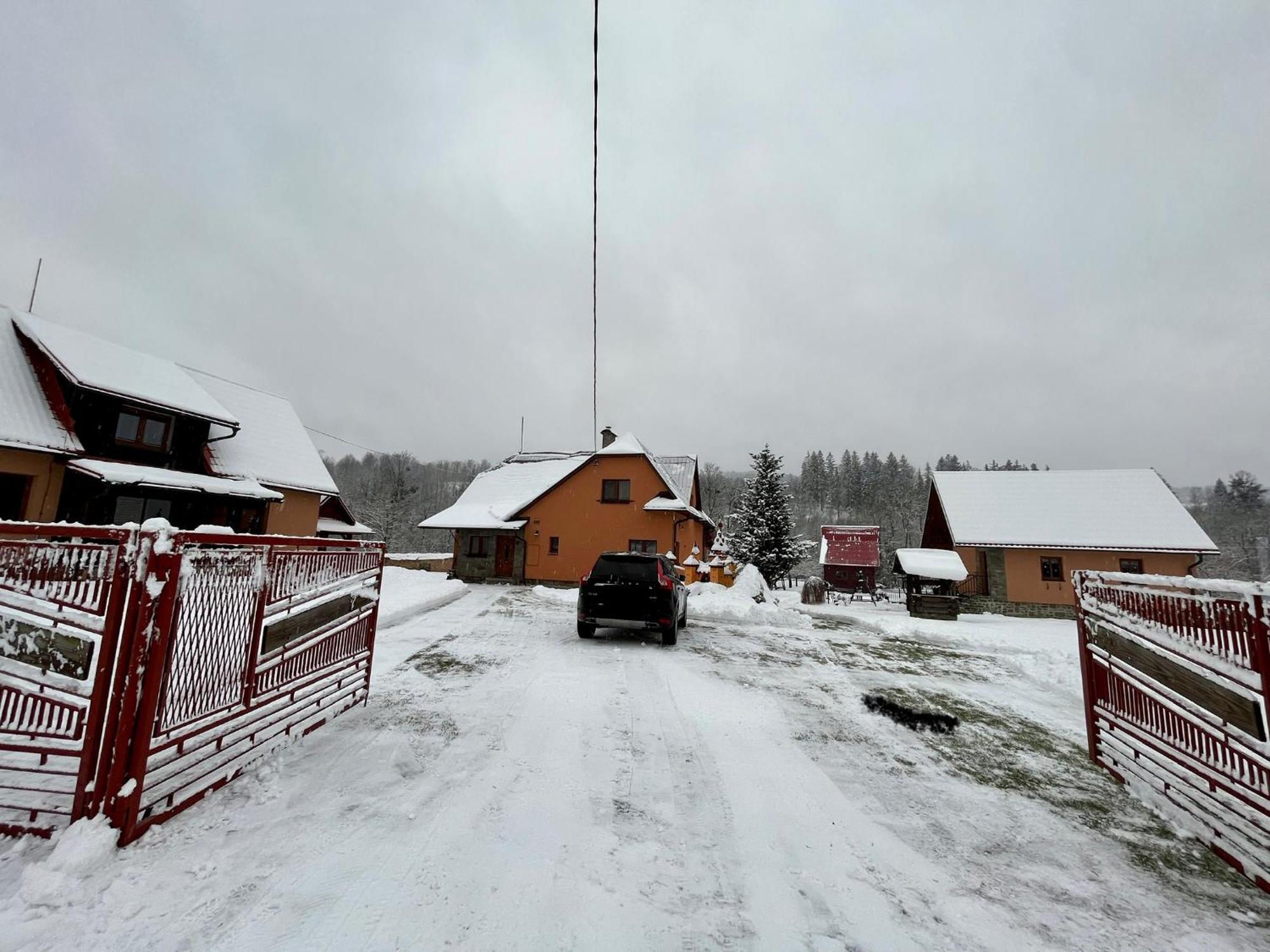 Ubytovani U Hradecku ปรอสเชดนี เบชวา ภายนอก รูปภาพ
